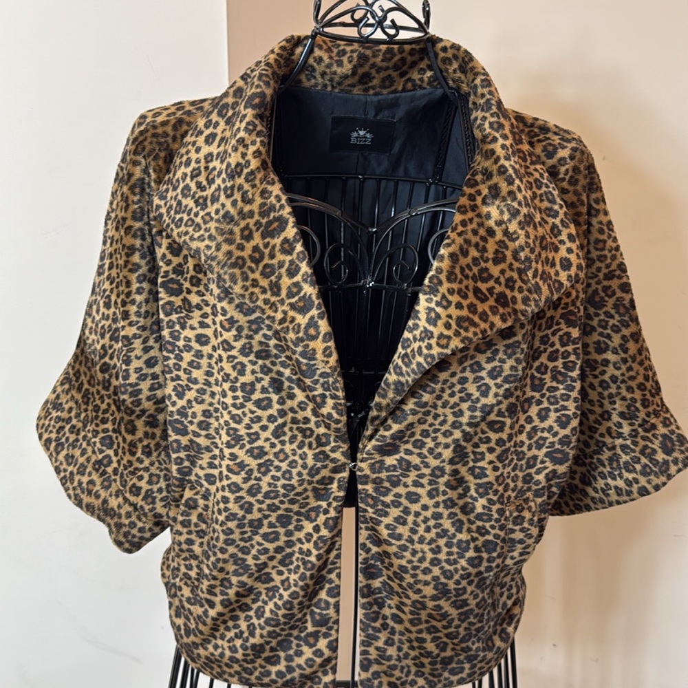 Chic BIZZ Leopard Print Cropped Jacket with Elbow Length Sleeves